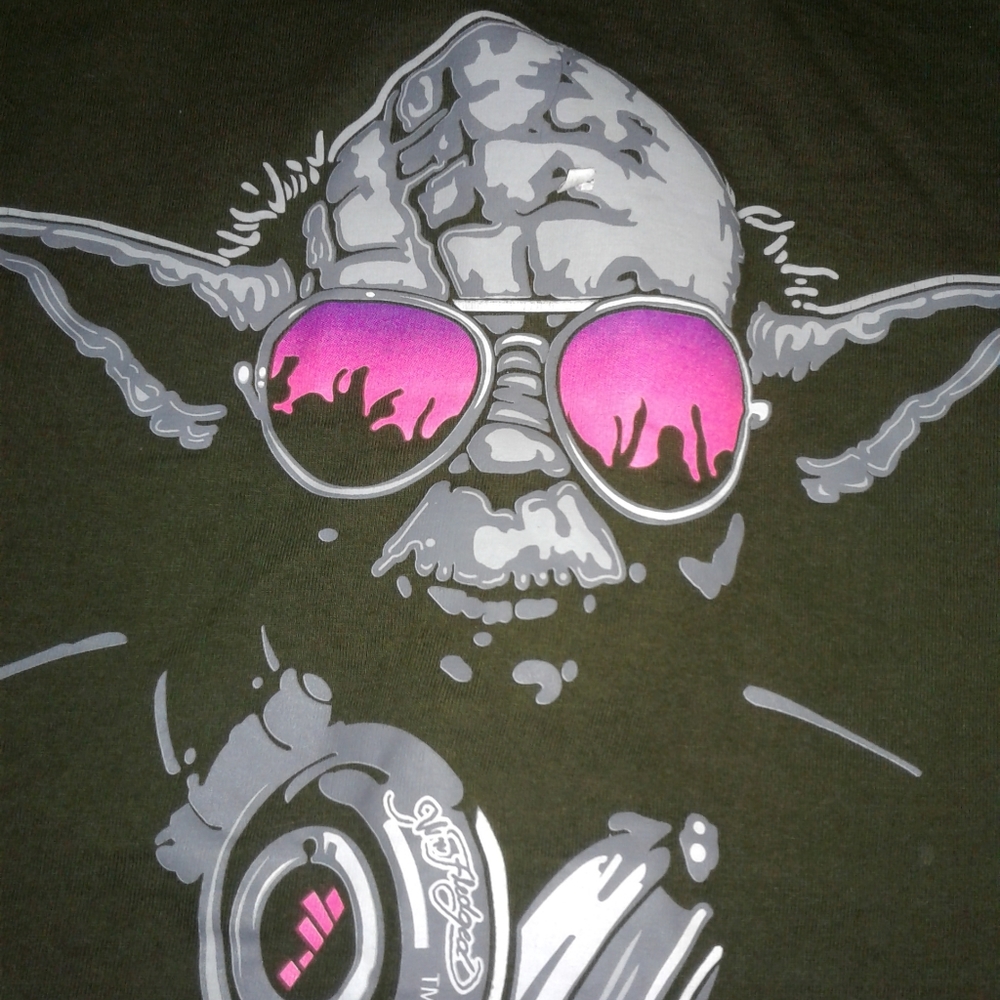 Unfledged Yoda Tee M